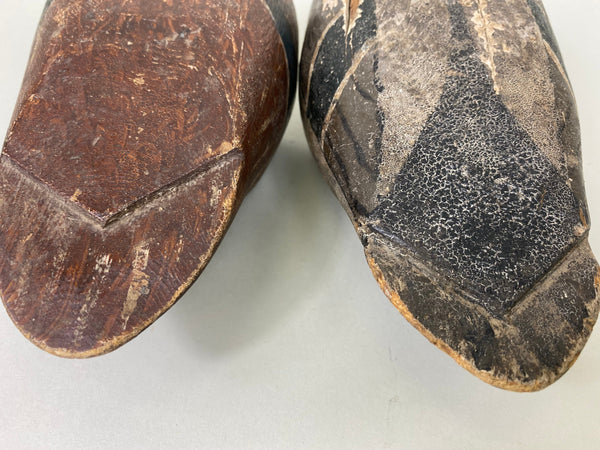 Illinois River Pair of Wooden Feeder Decoys (#6203)