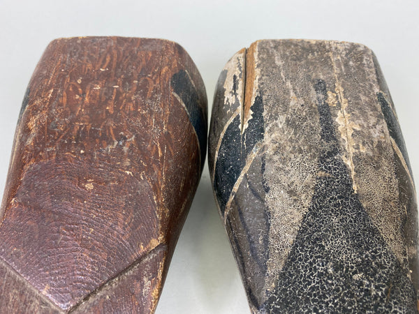 Illinois River Pair of Wooden Feeder Decoys (#6203)