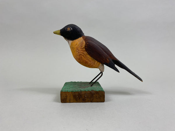 Ron Travis Hand Carved Robin (#8249)
