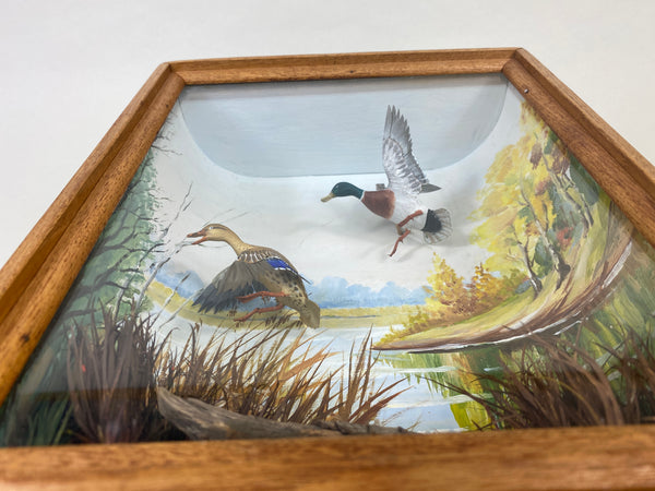 R.G. Rodell Diorama Shadow Box with Flying Mallards (8933)