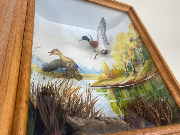R.G. Rodell Diorama Shadow Box with Flying Mallards (8933)