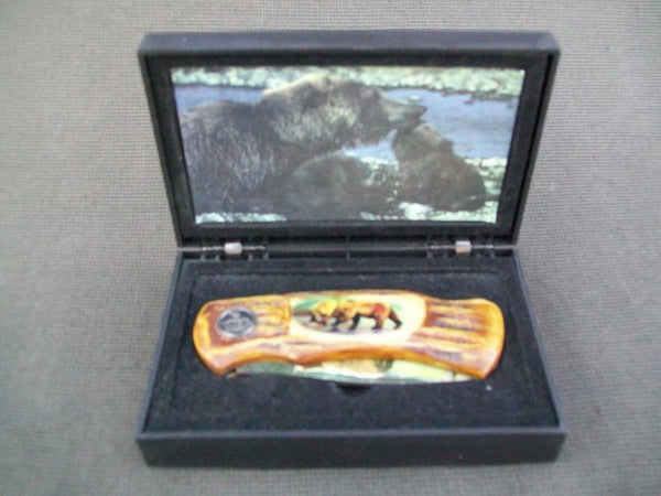 Decorative lock blade pocket knife