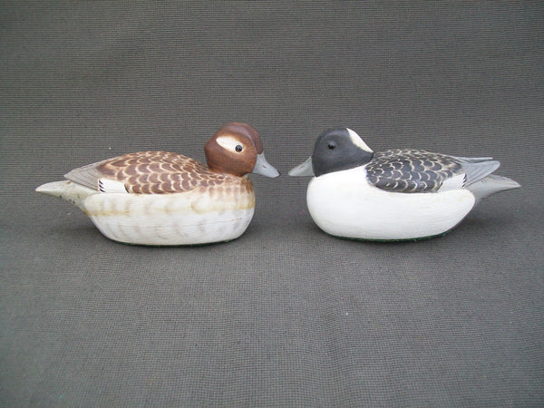 Fred Destri 1/3 size Bufflehead Pair, Raised Wings (#2662)