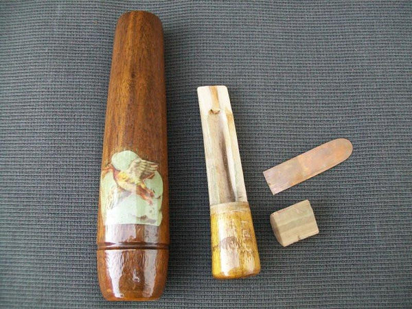 Vintage Lee Madoxx Wooden duck call with unique emblem