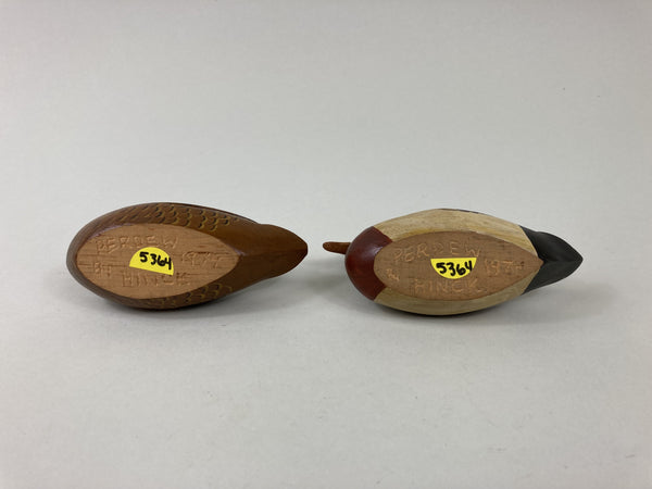Pair Perdew Style Miniature Mallards by Bud Hinck (#5364)