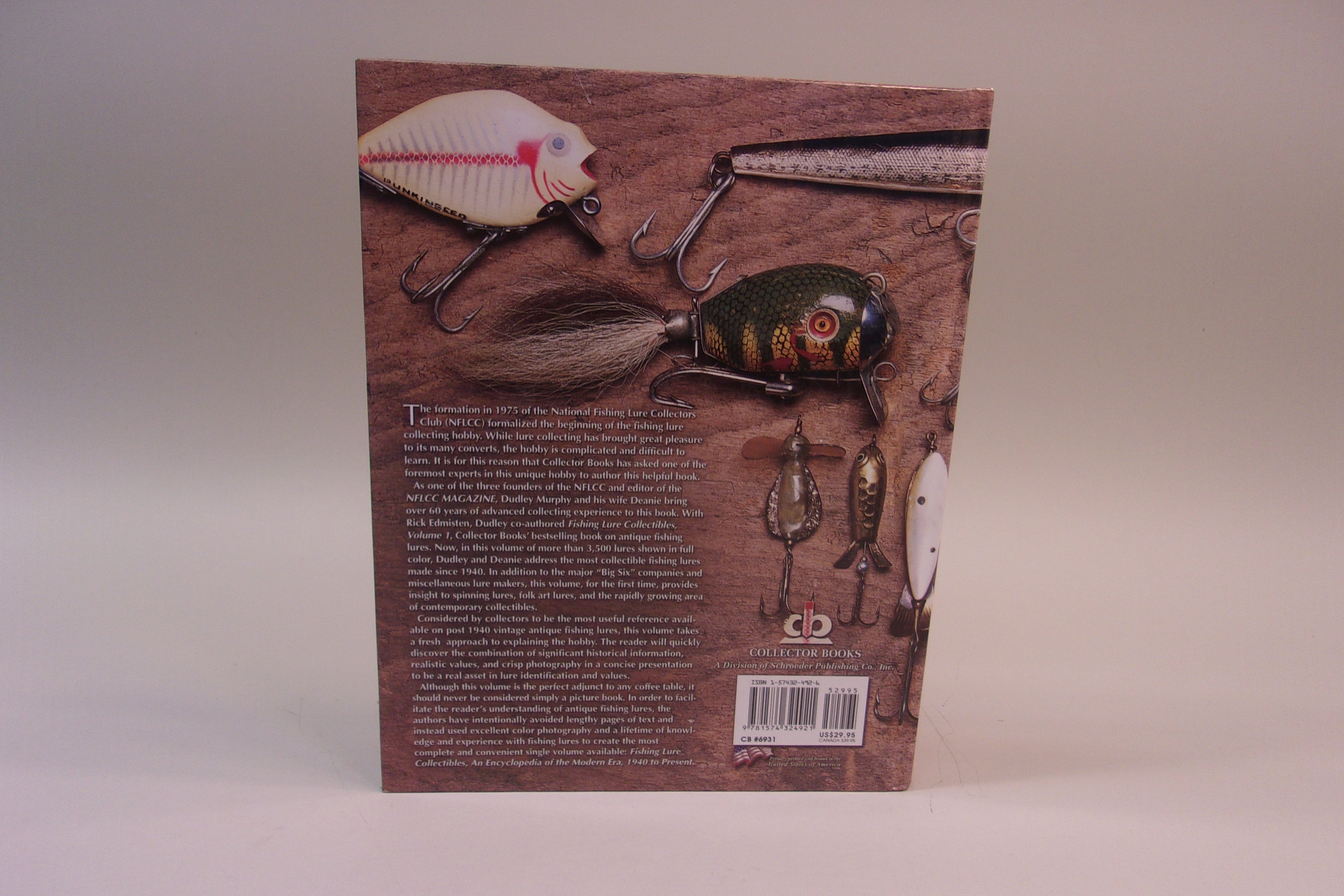 Fishing Lure Collectibles, Vol. 1: An Identification and Value Guide to the  Most Collectible Antique Fishing Lures (Fishing Lure Collectibles, 2nd Ed):  Dudley Murphy: 9781574321968: : Books